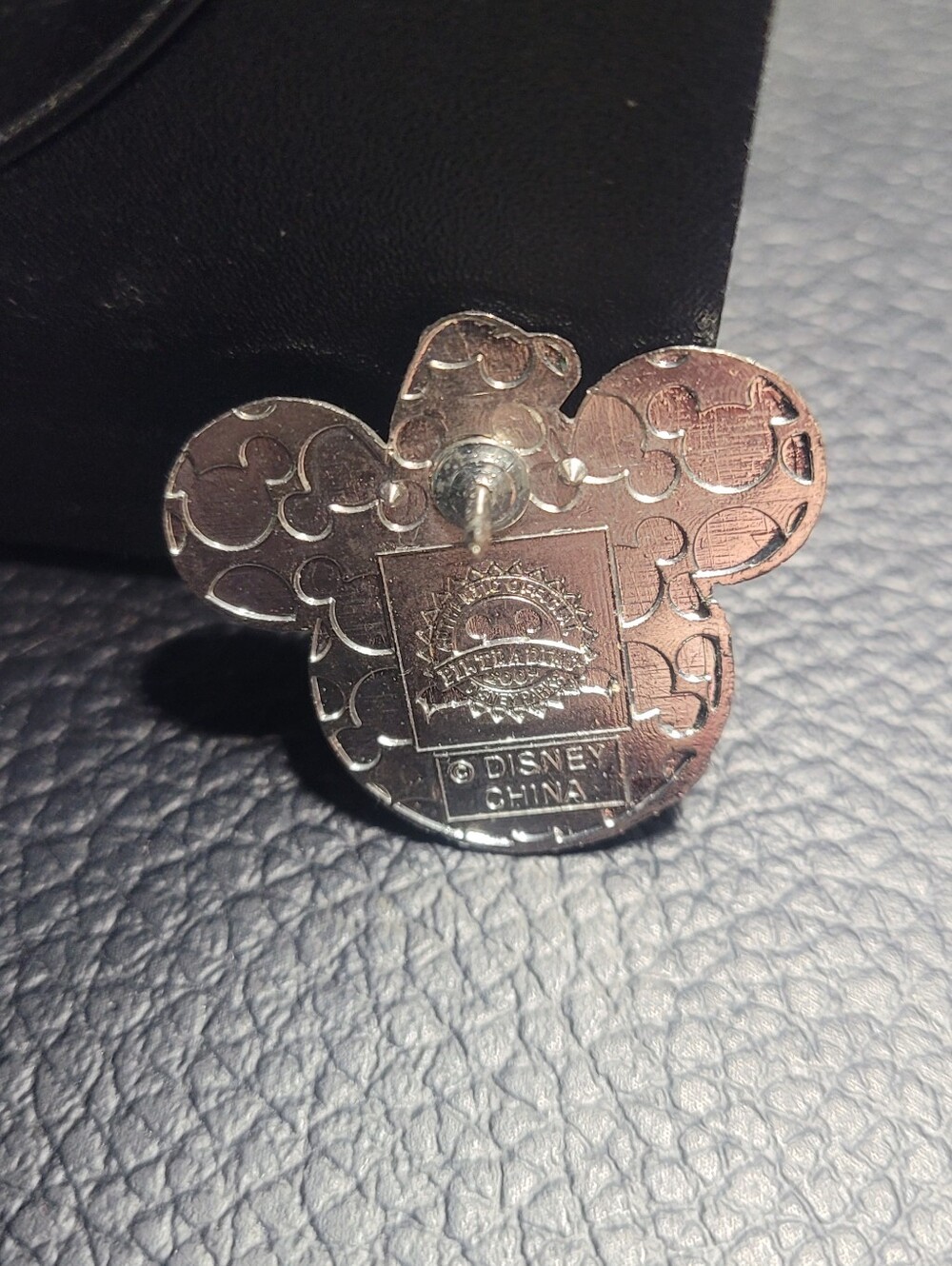 Disney Silver Mickey Head Enamel Pin Backing - Picture 2 of 2